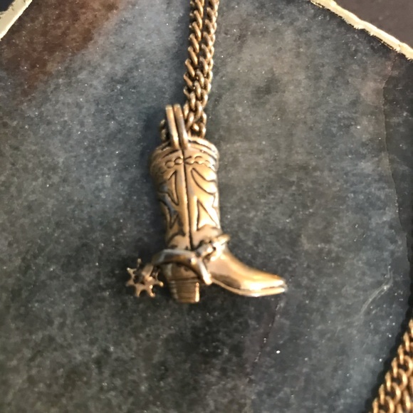 Avon Jewelry - Vintage Avon pendant necklace